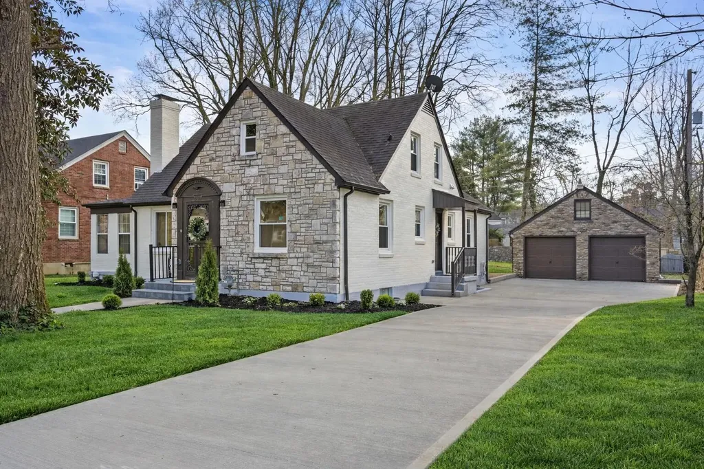 202 Paul Sawyier Drive Frankfort KY 40601