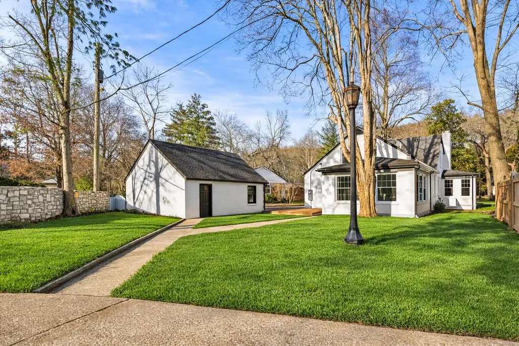 202 Paul Sawyier Drive Frankfort KY 40601