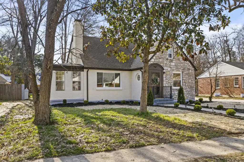 202 Paul Sawyier Drive Frankfort KY 40601