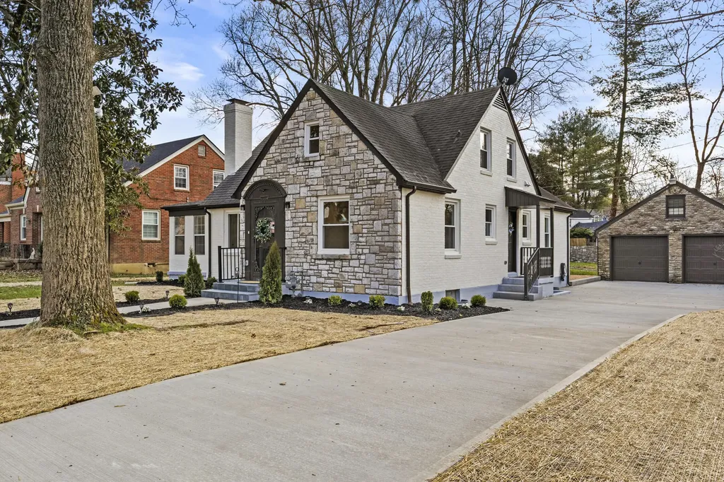 202 Paul Sawyier Drive Frankfort KY 40601
