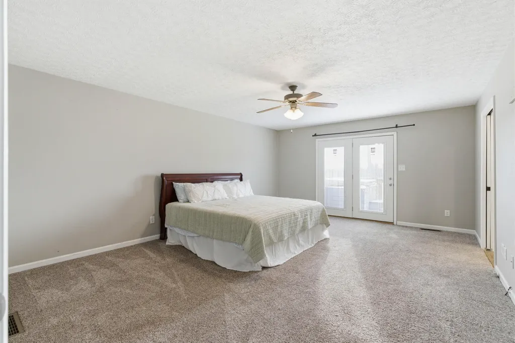 1209 Hansborough Road Cecillia KY 42724