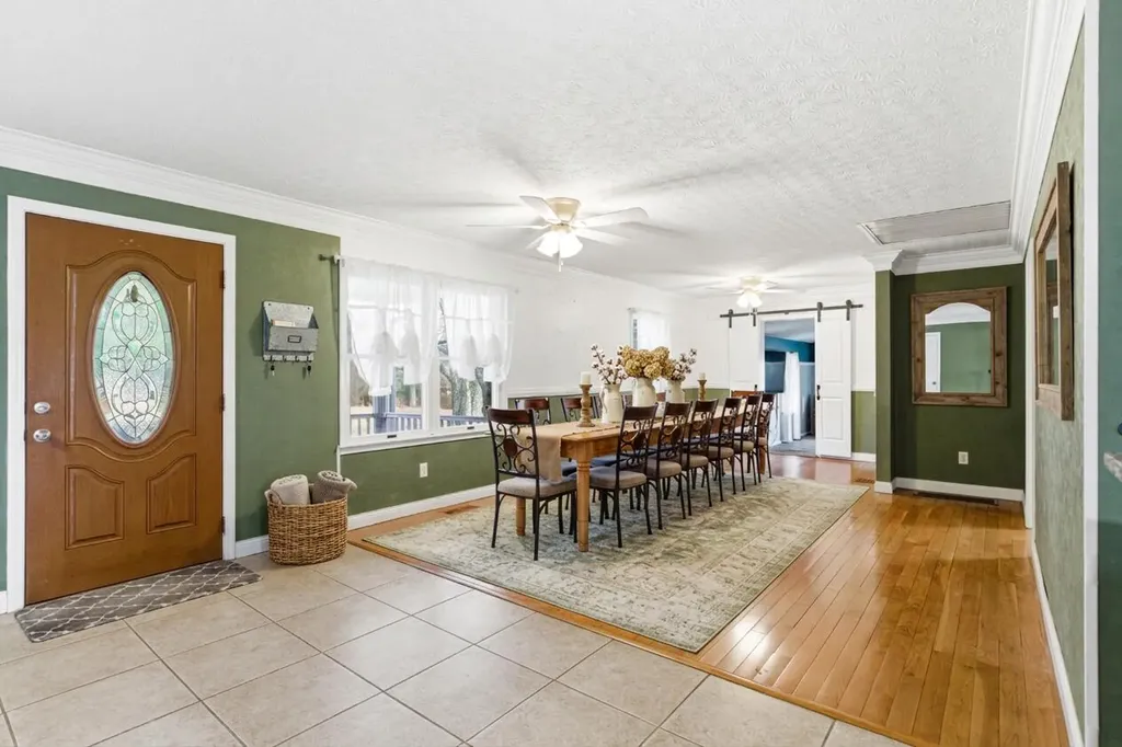 1209 Hansborough Road Cecillia KY 42724