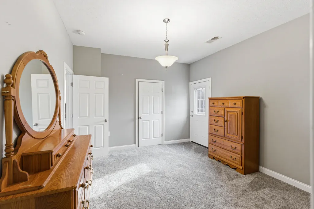 1209 Hansborough Road Cecillia KY 42724