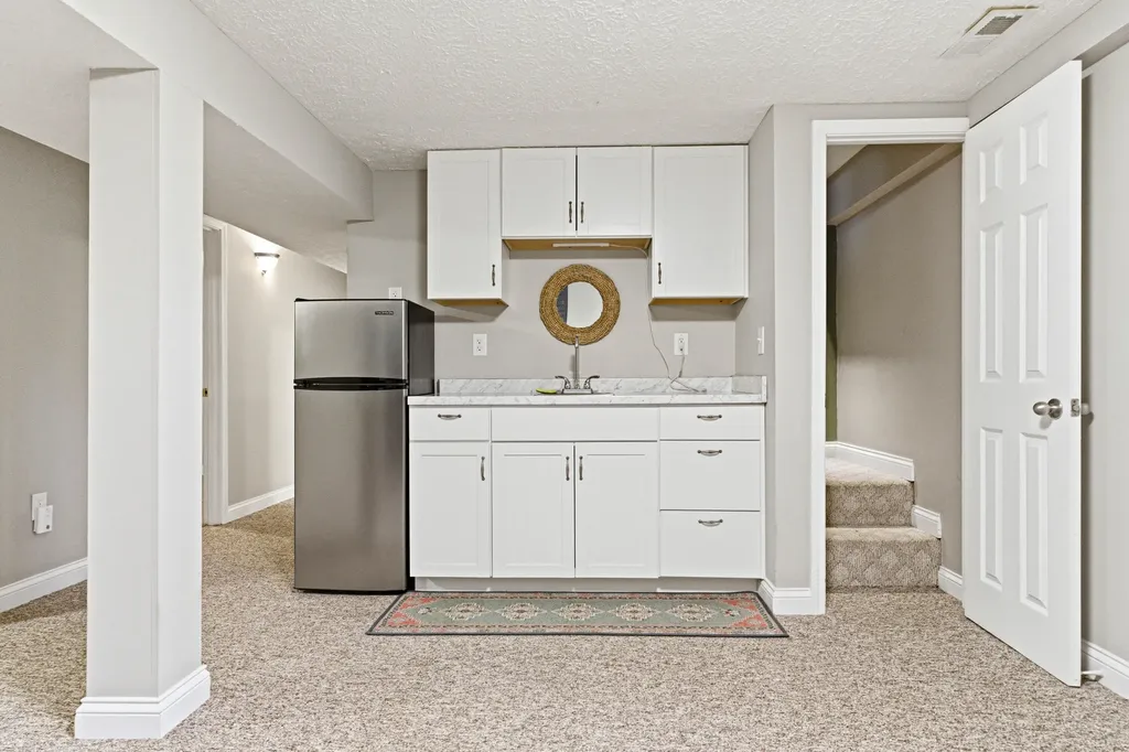1209 Hansborough Road Cecillia KY 42724