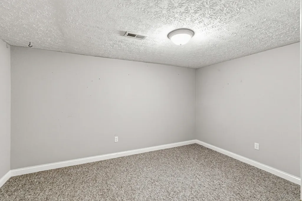 1209 Hansborough Road Cecillia KY 42724