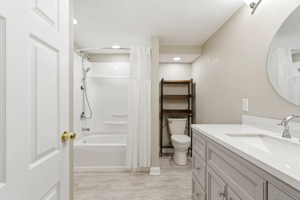 1209 Hansborough Road Cecillia KY 42724