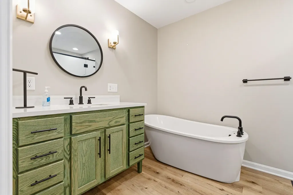 1209 Hansborough Road Cecillia KY 42724