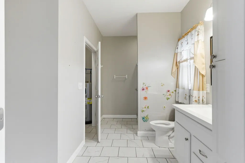 1209 Hansborough Road Cecillia KY 42724
