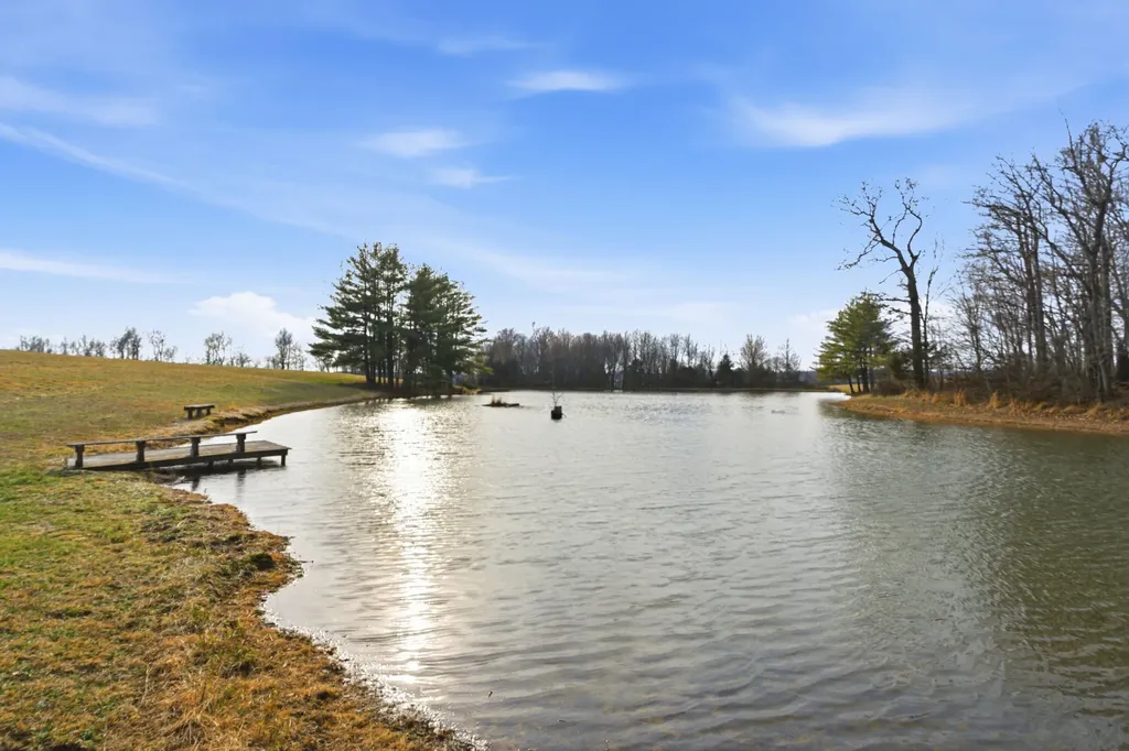 1209 Hansborough Road Cecillia KY 42724