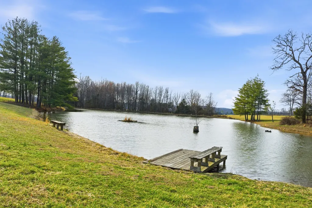 1209 Hansborough Road Cecillia KY 42724