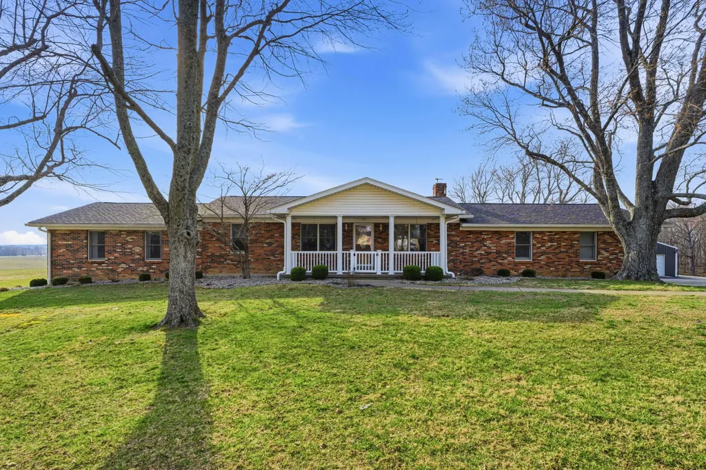 1209 Hansborough Road Cecillia KY 42724