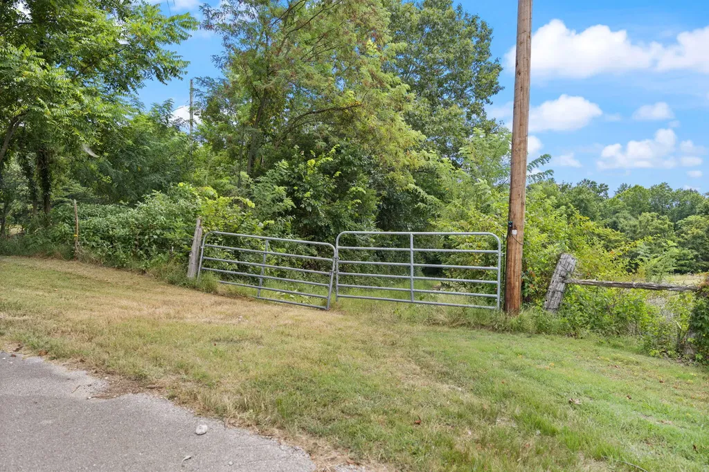1412 George Garner Road Monticello KY 42633