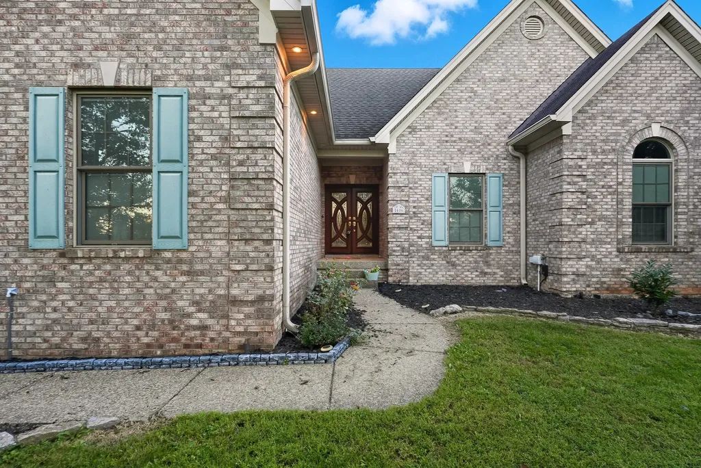 8606 Binnacle Court Louisville KY 40220