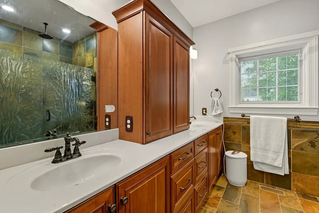 8606 Binnacle Court Louisville KY 40220