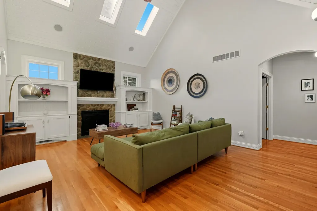 8606 Binnacle Court Louisville KY 40220
