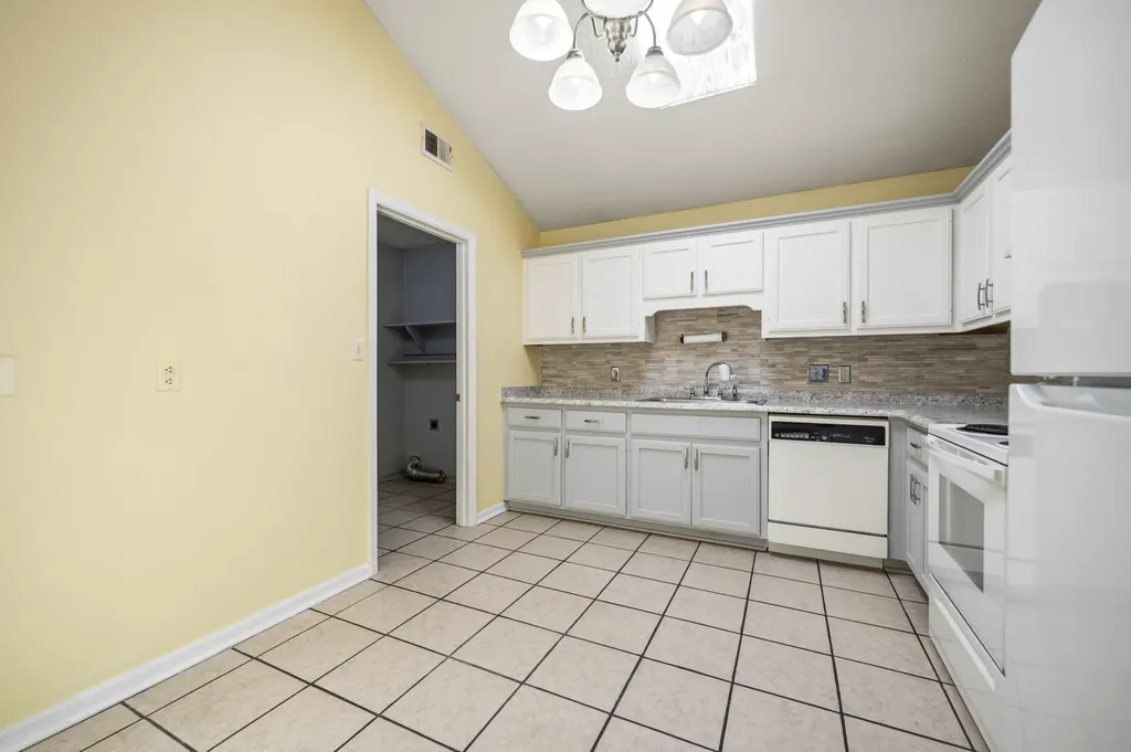 121 Plantation Drive Lawrenceburg KY 40342