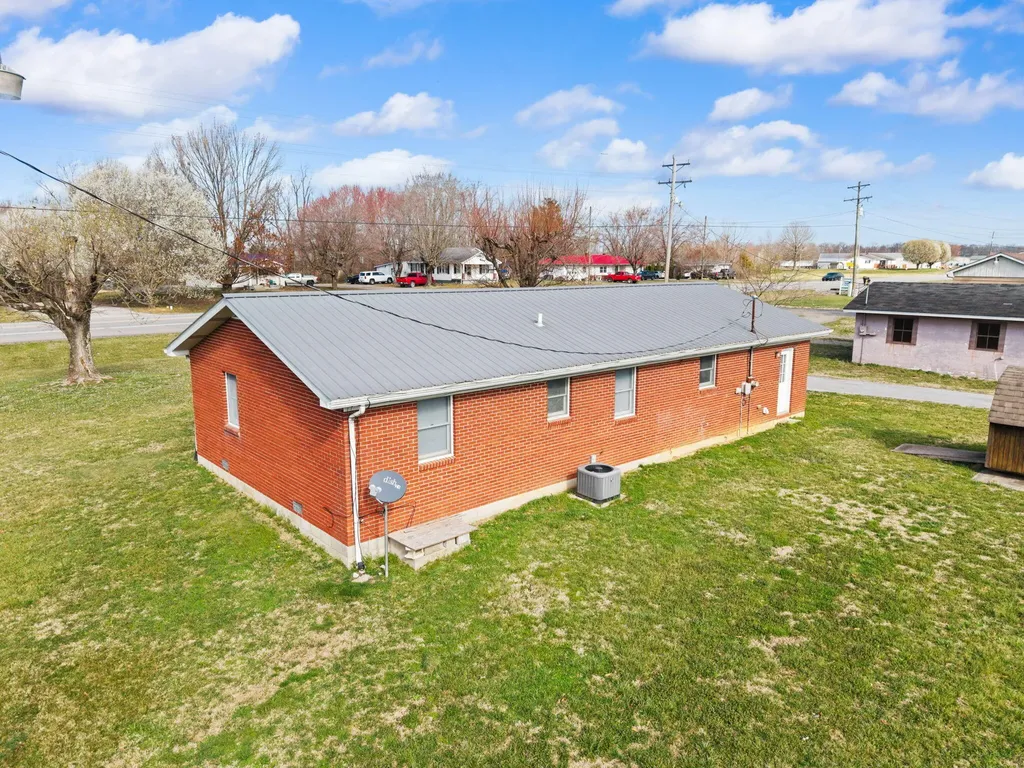 2048 Us-127 Russell Springs KY 42642