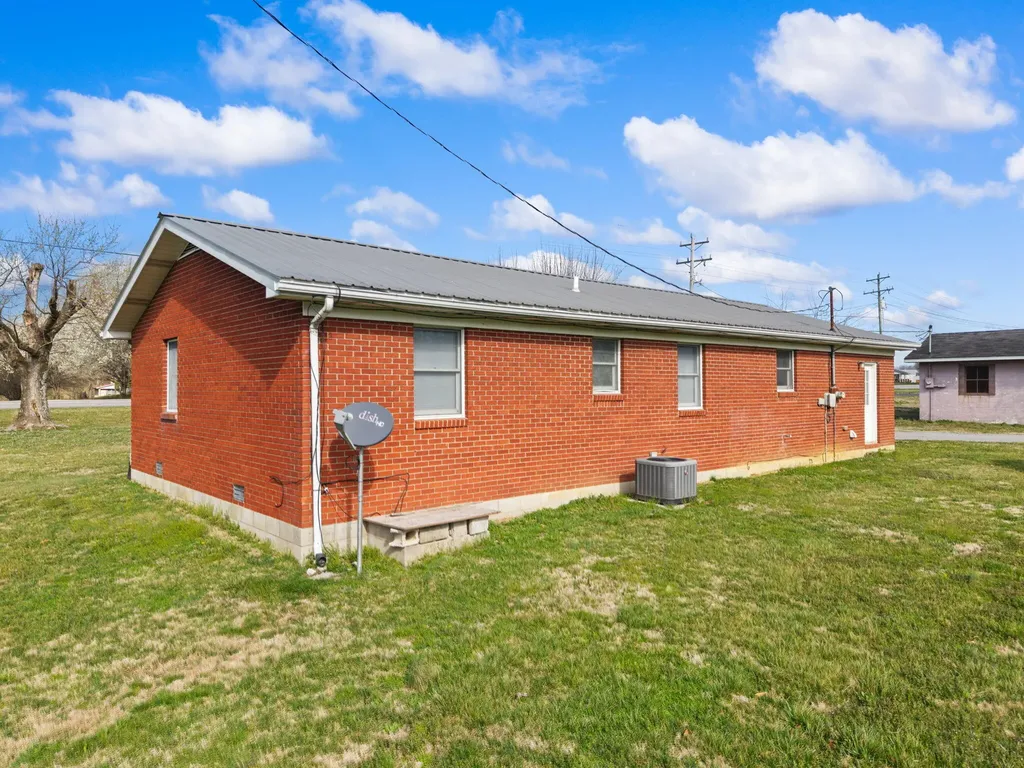 2048 Us-127 Russell Springs KY 42642
