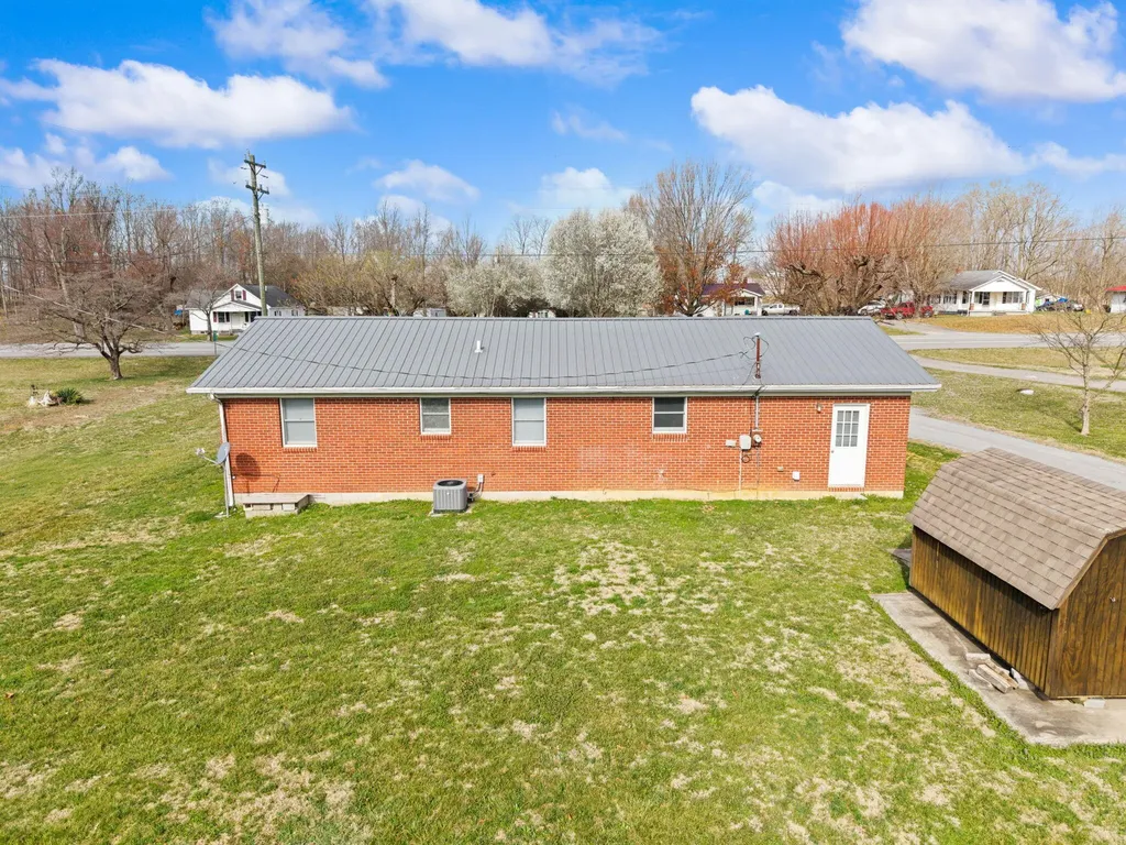 2048 Us-127 Russell Springs KY 42642
