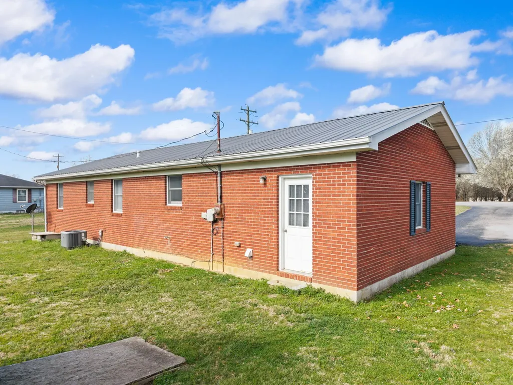 2048 Us-127 Russell Springs KY 42642