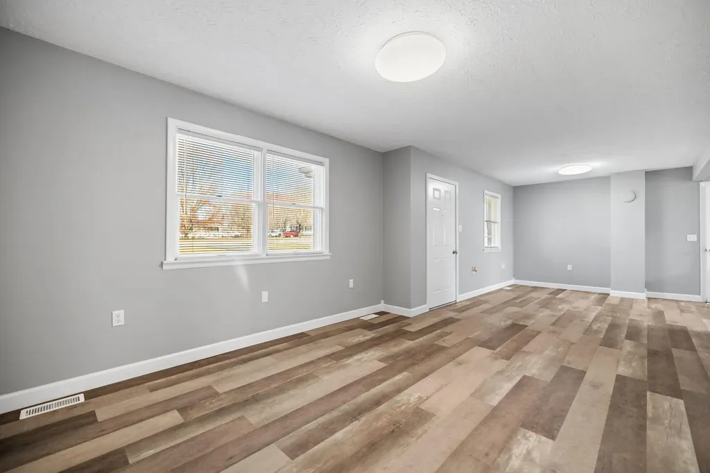 2048 Us-127 Russell Springs KY 42642