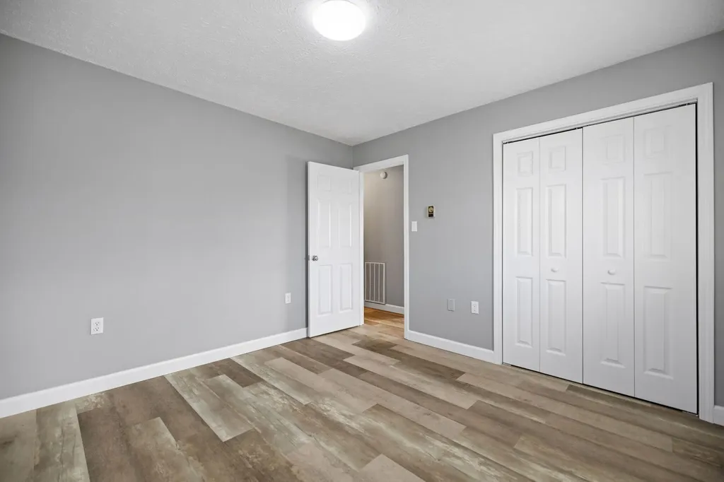 2048 Us-127 Russell Springs KY 42642