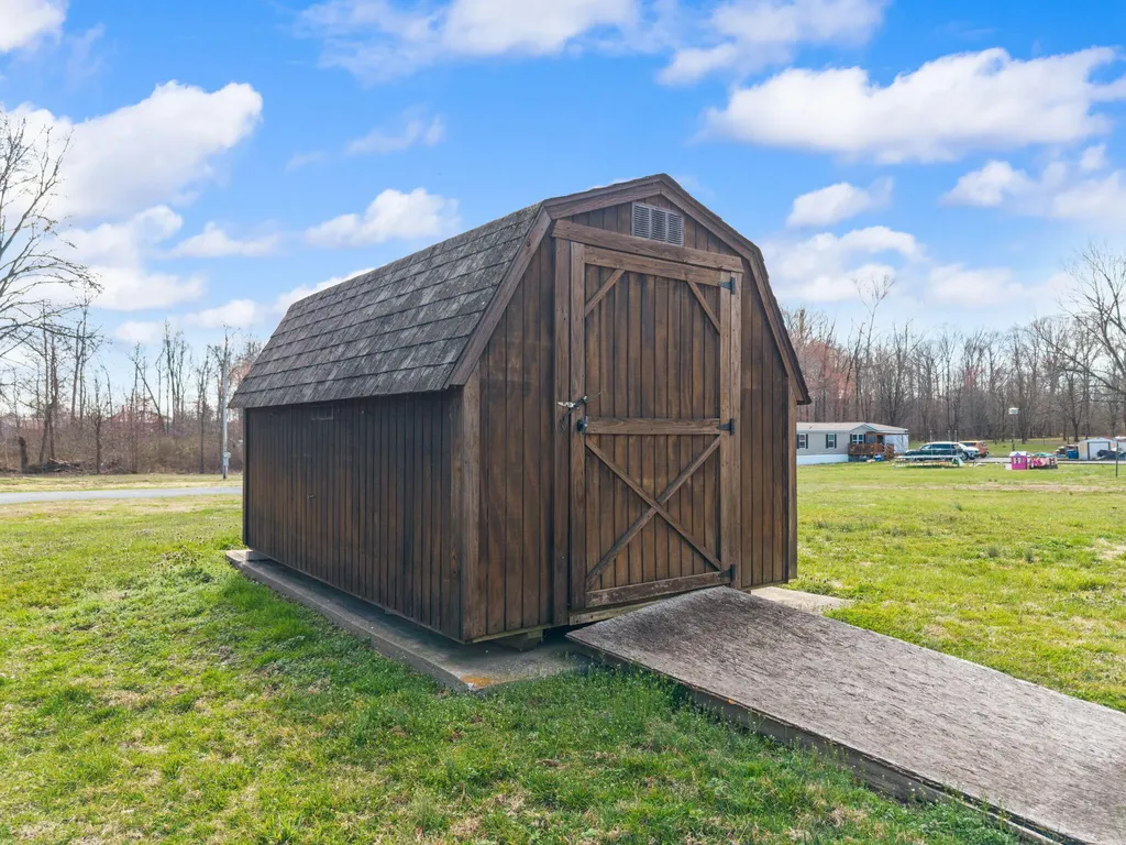 2048 Us-127 Russell Springs KY 42642