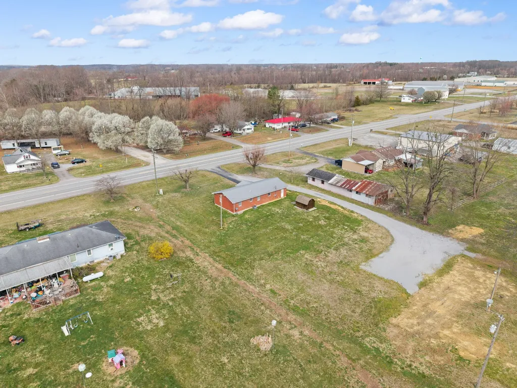 2048 Us-127 Russell Springs KY 42642