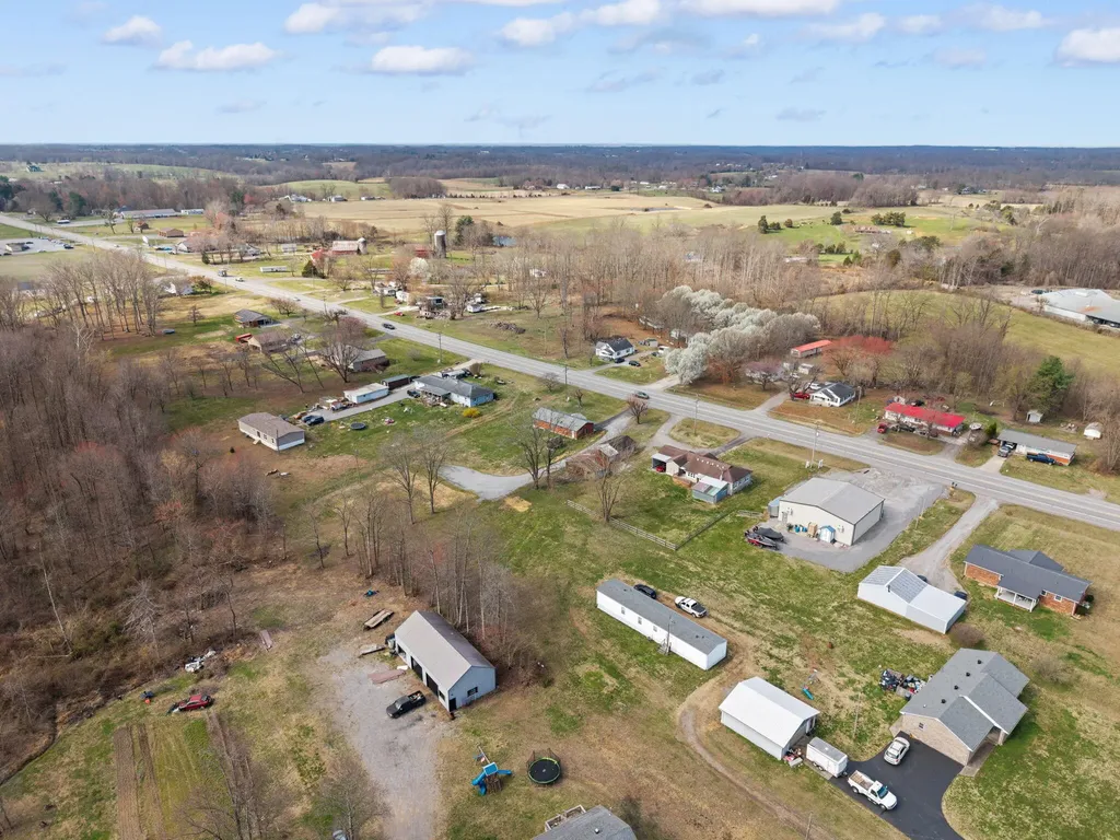 2048 Us-127 Russell Springs KY 42642