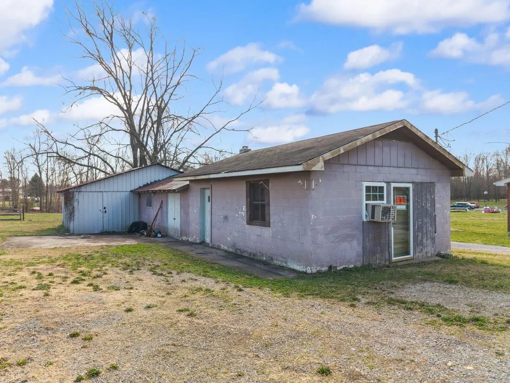 2066 Us-127 Russell Springs KY 42642
