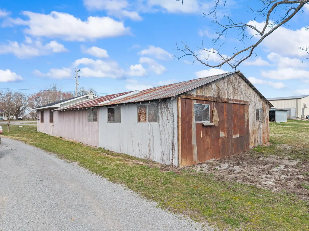 2066 Us-127 Russell Springs KY 42642
