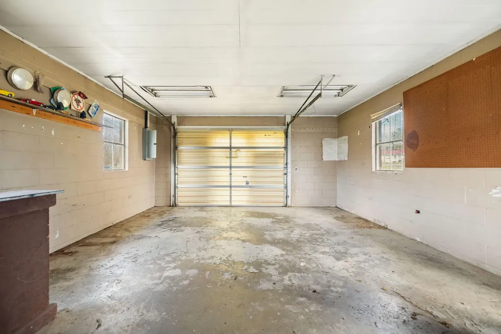 2066 Us-127 Russell Springs KY 42642