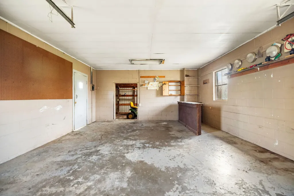 2066 Us-127 Russell Springs KY 42642