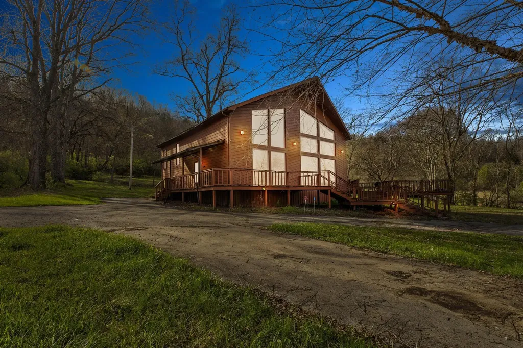 196 Twin Meadows Road Booneville KY 41314