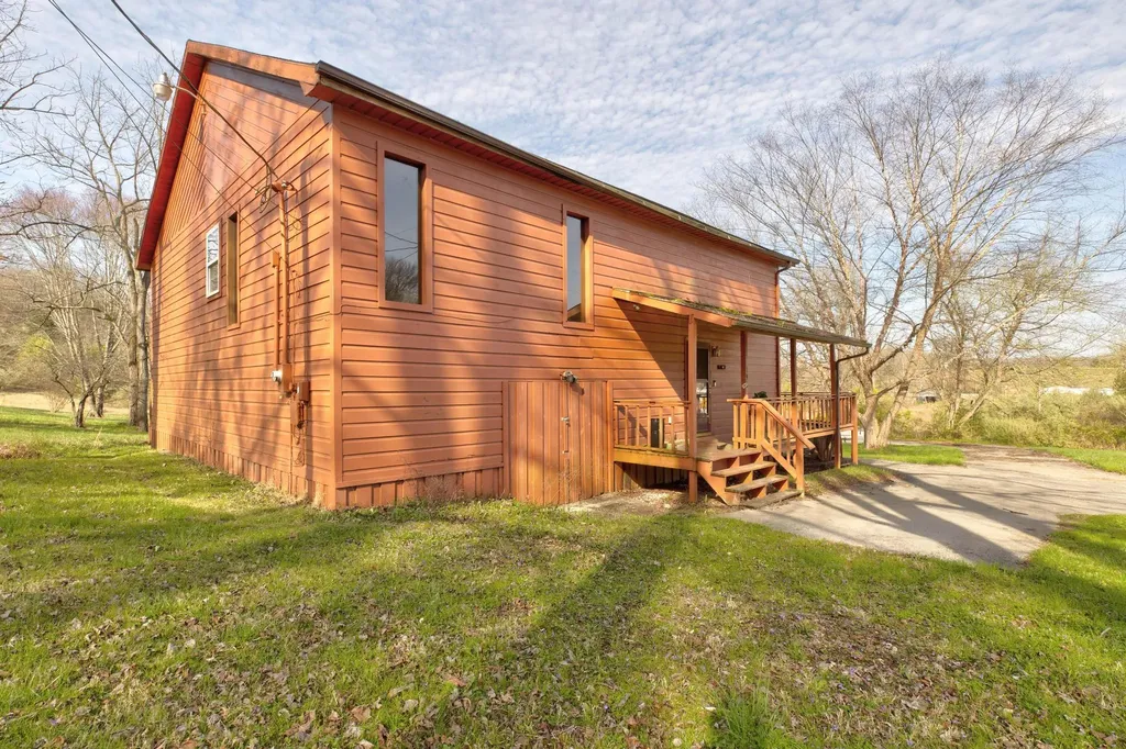 196 Twin Meadows Road Booneville KY 41314