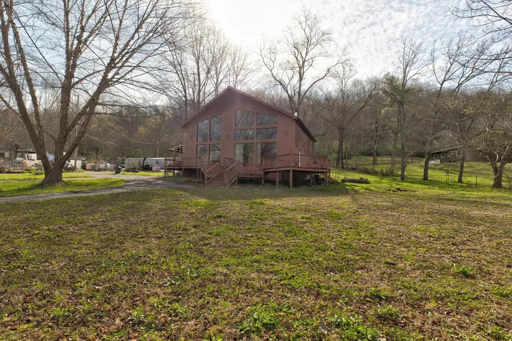 196 Twin Meadows Road Booneville KY 41314