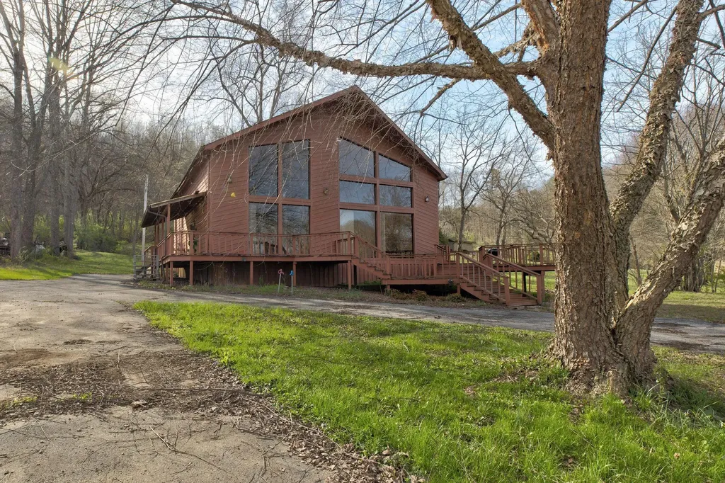 196 Twin Meadows Road Booneville KY 41314