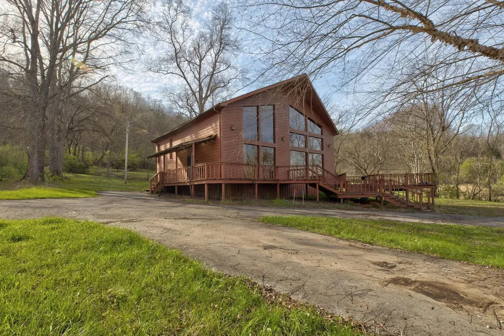 196 Twin Meadows Road Booneville KY 41314