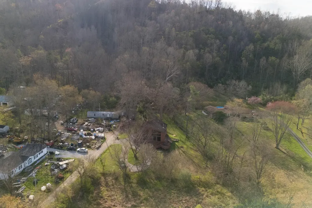 196 Twin Meadows Road Booneville KY 41314