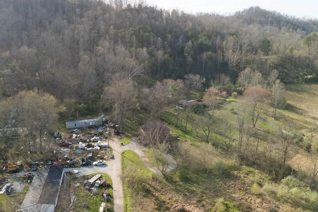 196 Twin Meadows Road Booneville KY 41314