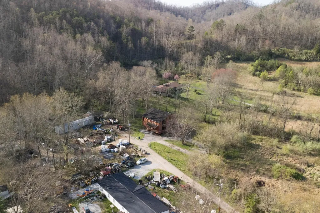 196 Twin Meadows Road Booneville KY 41314
