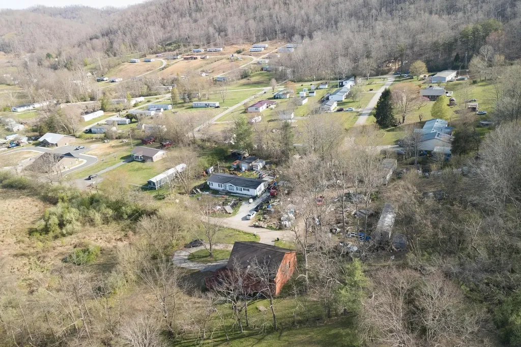 196 Twin Meadows Road Booneville KY 41314