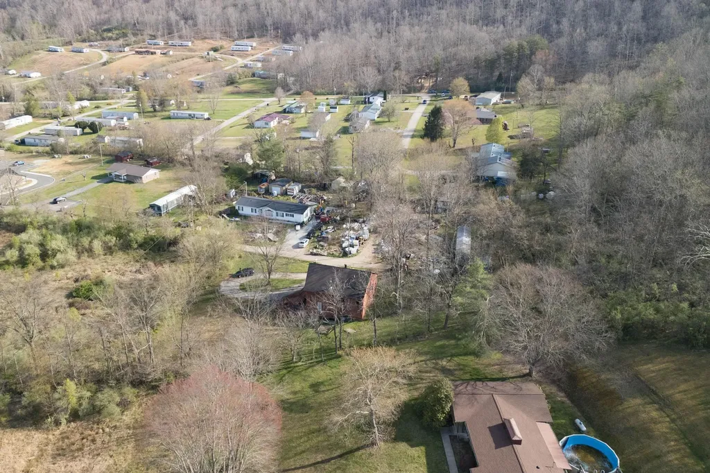 196 Twin Meadows Road Booneville KY 41314