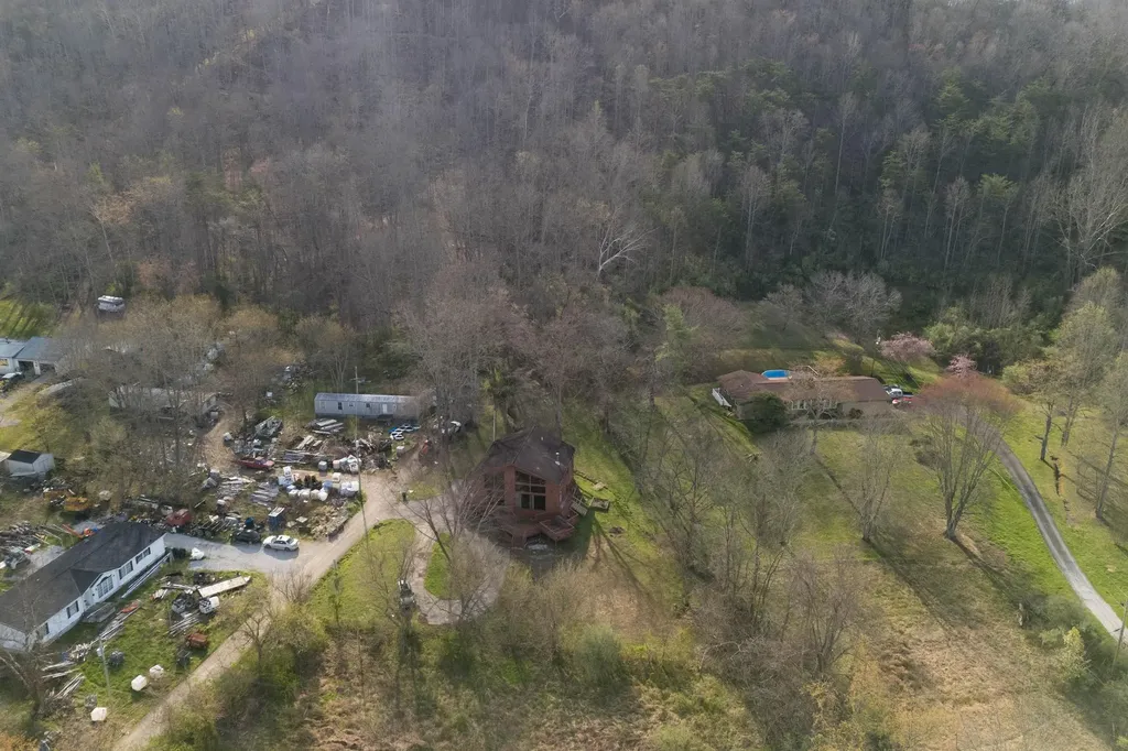 196 Twin Meadows Road Booneville KY 41314