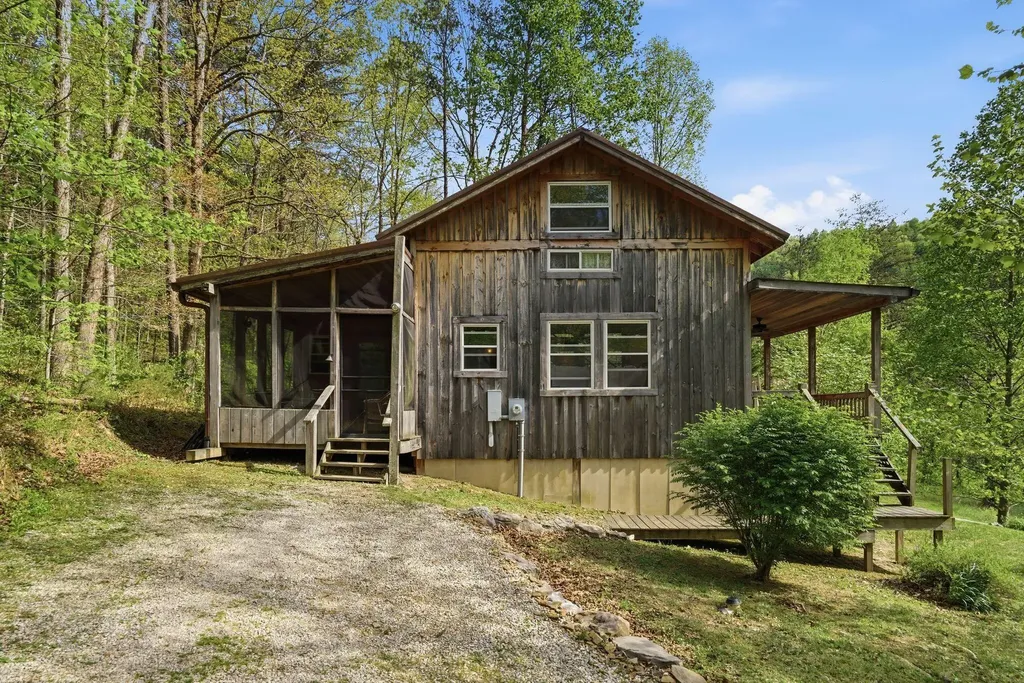 790 Mcswain Branch Road Irvine KY 40336