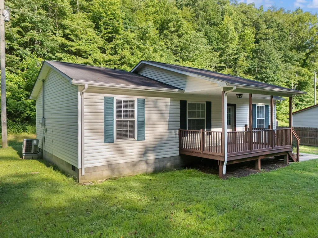 1924 Bill Chain Road Garrison KY 41141