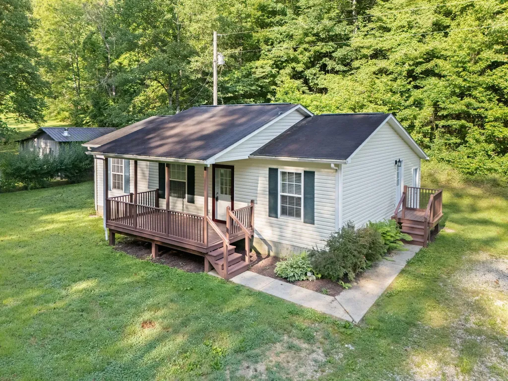 1924 Bill Chain Road Garrison KY 41141