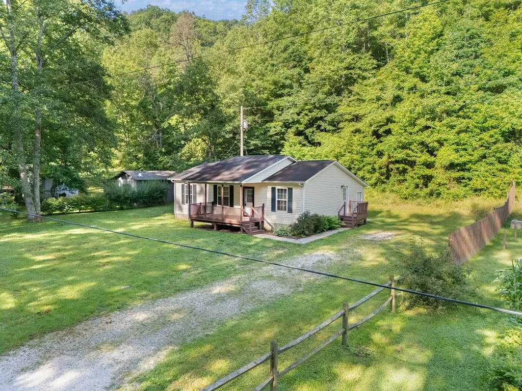 1924 Bill Chain Road Garrison KY 41141