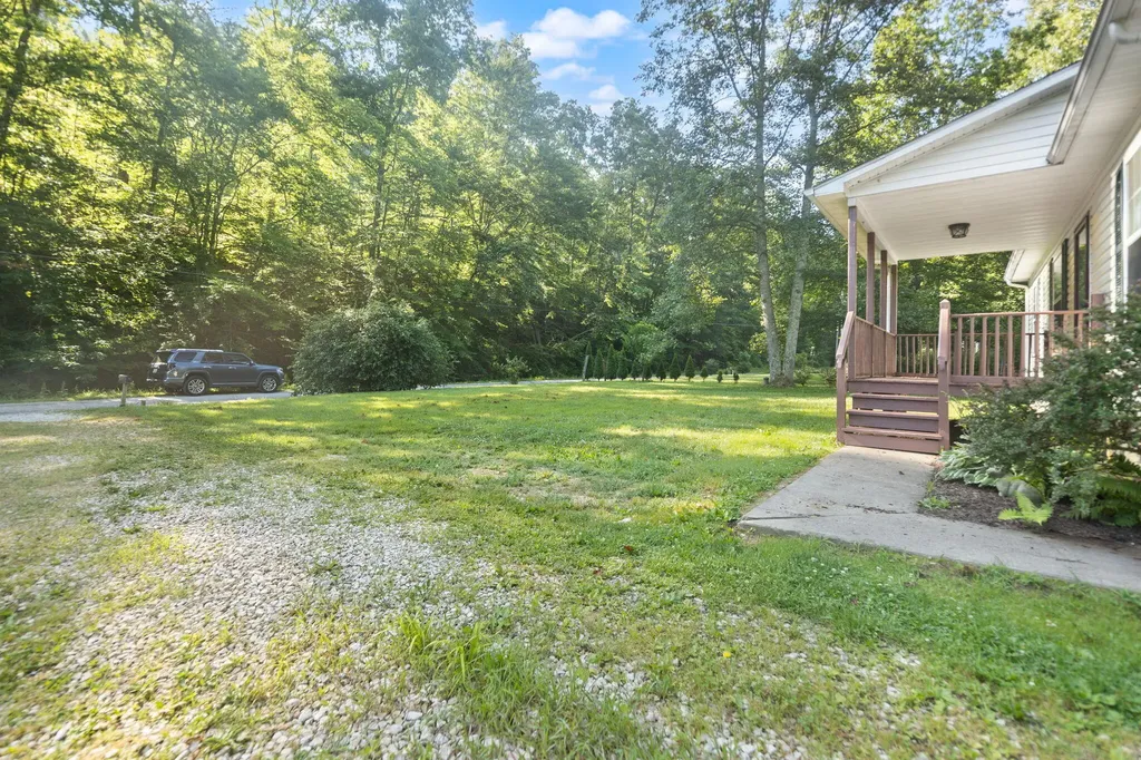 1924 Bill Chain Road Garrison KY 41141