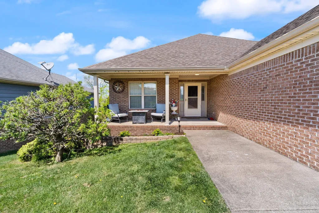 5012 Oleander Way Richmond KY 40475
